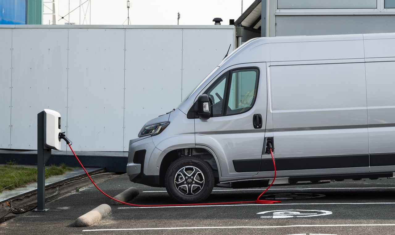 Toyota PROACE MAX Electric z dotacją nawet do 60% kosztów kwalifikowanych w nowym programie NFOŚiGW
