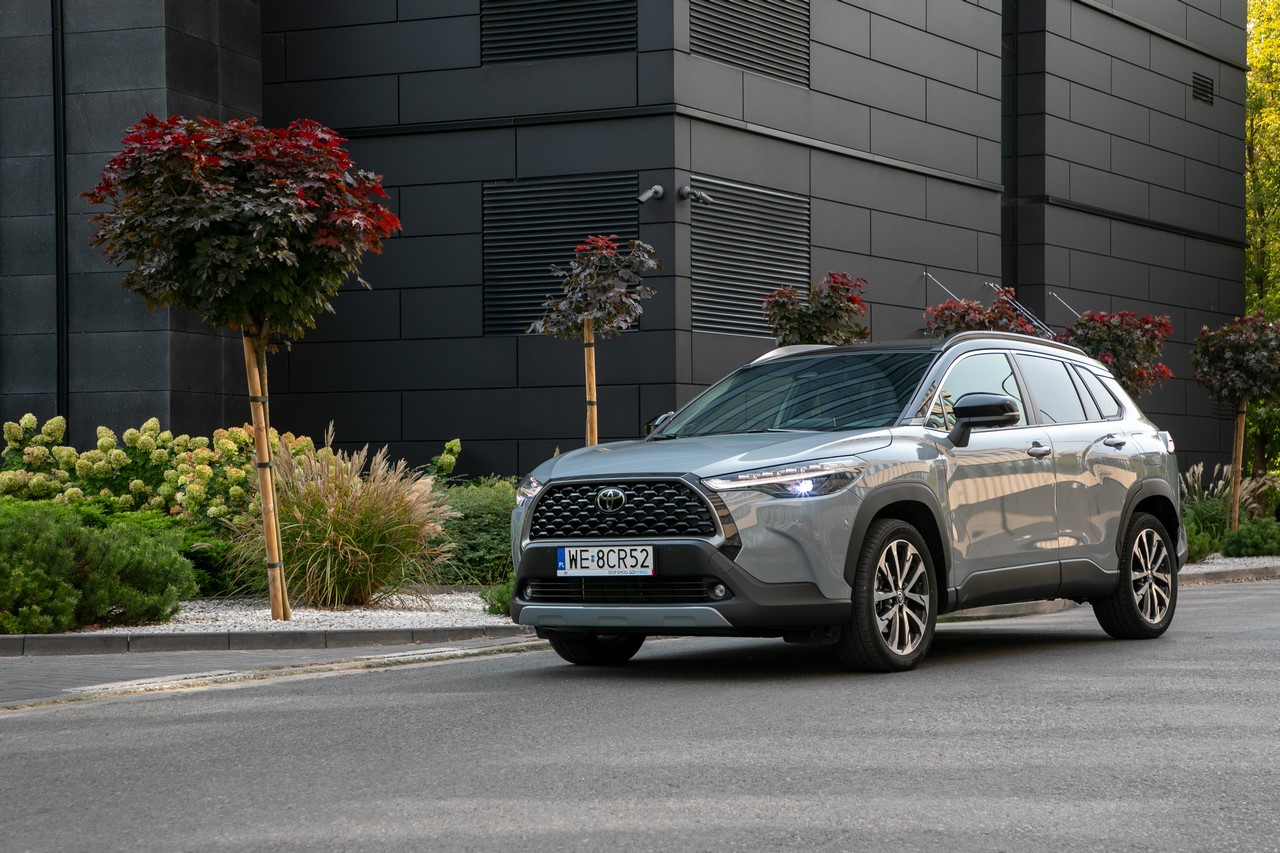 Toyota utrzymuje pozycję lidera polskiego rynku motoryzacyjnego. Aż sześć modeli w sierpniowym Top10 