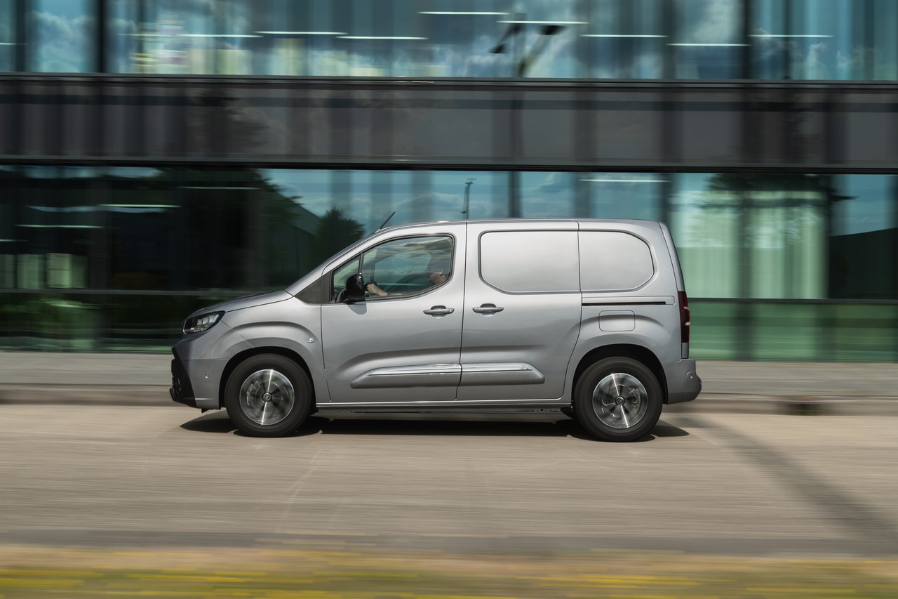 Ponad 10 tys. zarejestrowanych samochodów. Toyota Professional powiększa przewagę na rynku LCV