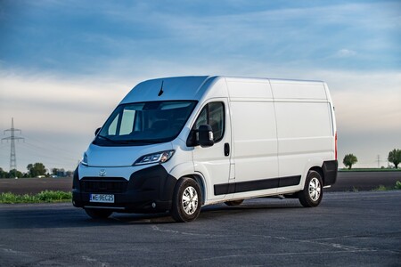 Ponad 10 tys. zarejestrowanych samochodów. Toyota Professional powiększa przewagę na rynku LCV