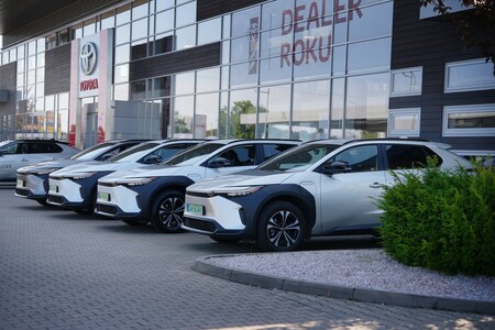 Toyota to bezpieczny wybór dla biznesu. Niezawodność i kompleksowe programy gwarancyjne dla aut osobowych i dostawczych