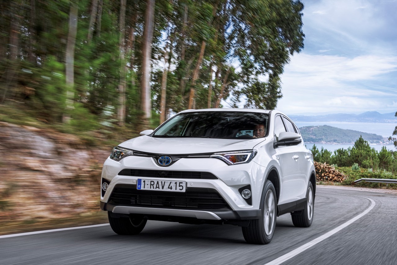 Toyota sprzedała ponad 2,5 miliona hybrydowych RAV4 na całym świecie