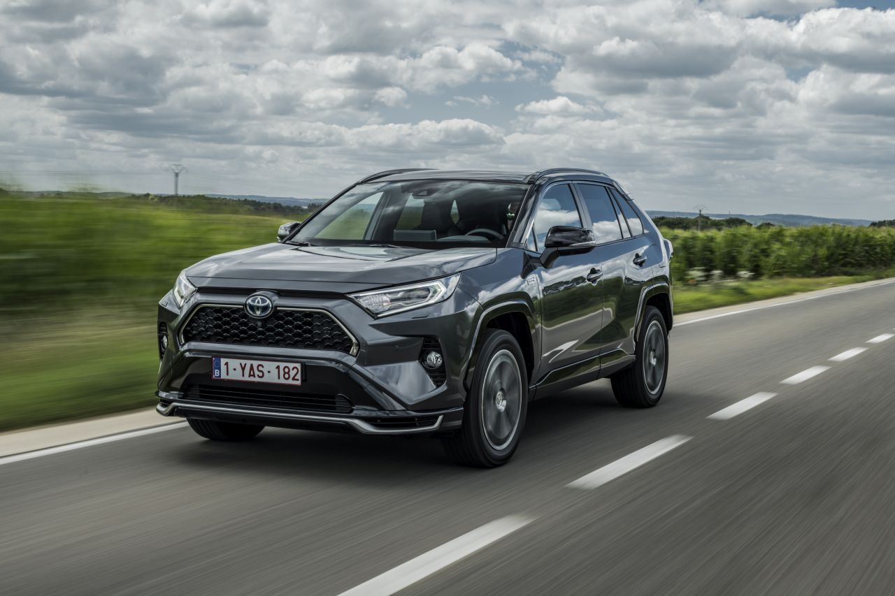 Toyota sprzedała ponad 2,5 miliona hybrydowych RAV4 na całym świecie