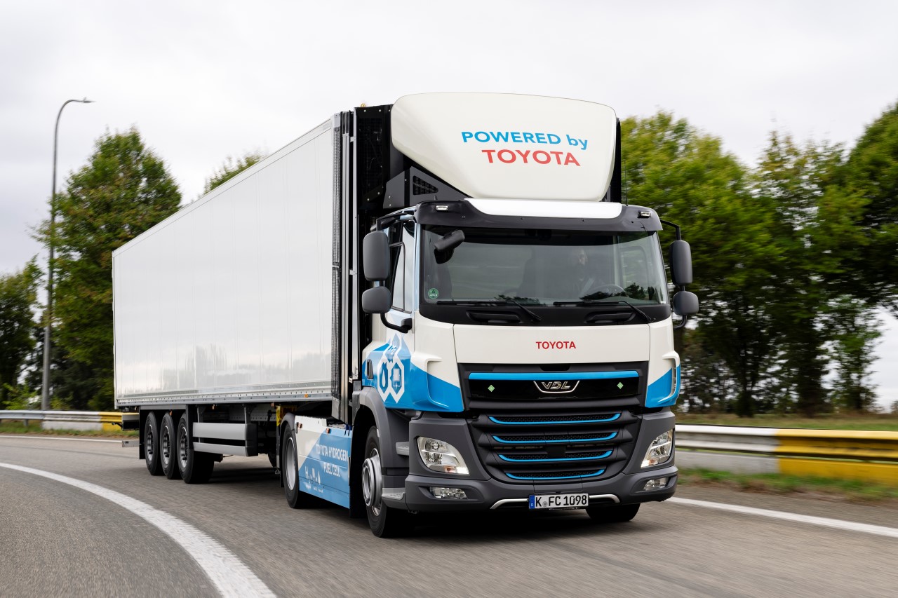 Wodorowe ciężarówki w europejskiej logistyce Toyoty pokonały 80 tysięcy kilometrów