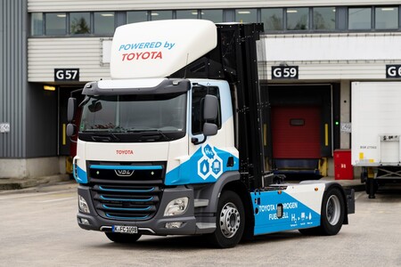 Wodorowe ciężarówki w europejskiej logistyce Toyoty pokonały 80 tysięcy kilometrów