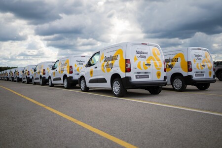 Toyoty PROACE CITY w barwach Sandwicz Szop. Toyota dostarczyła 60 vanów