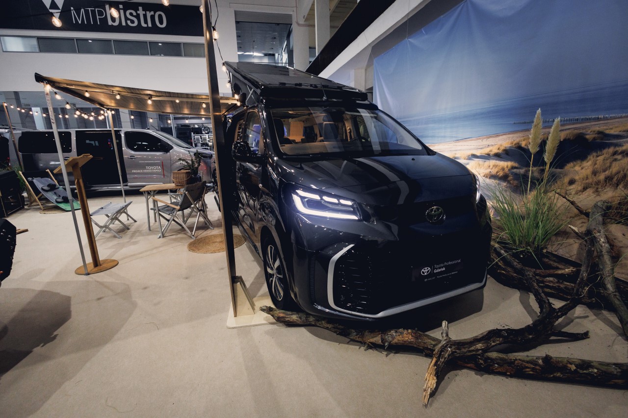 Debiut kampera Toyoty na Caravans Salon Poland. Van PROACE Verso z nową zabudową Tanuki