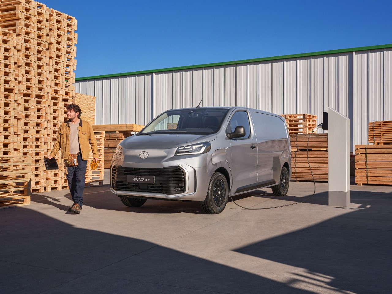 Elektryczne modele z rodziny PROACE z dotacjami w programie NaszEauto. Wszechstronne vany Toyoty już od 73 794 zł netto