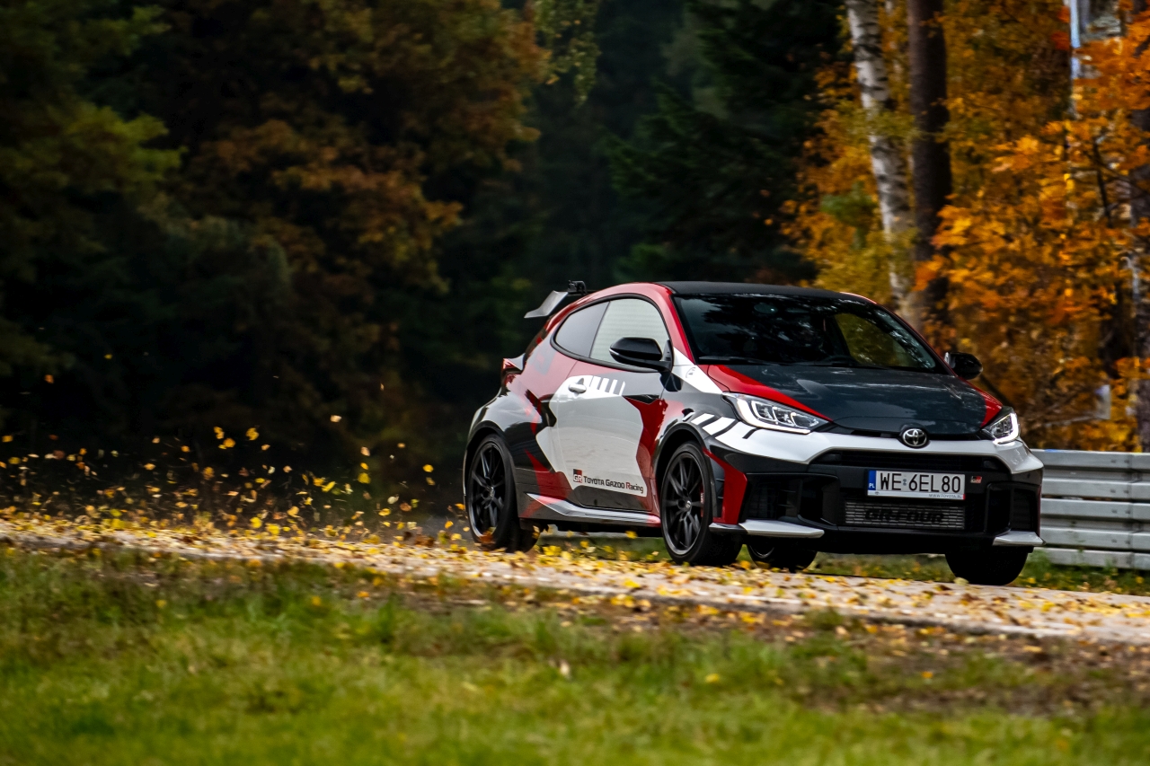 GR Yaris, GR Supra i klasyki Toyoty w akcji – finał TOYOTA GR CUP 2025 na Torze Kielce