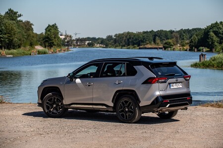 Toyota sprzedała na świecie już ponad 30 milionów zelektryfikowanych samochodów