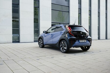 Nowa Toyota Aygo X od 82 900 zł. Rusza przedsprzedaż stylowego crossovera z wydajną hybrydą