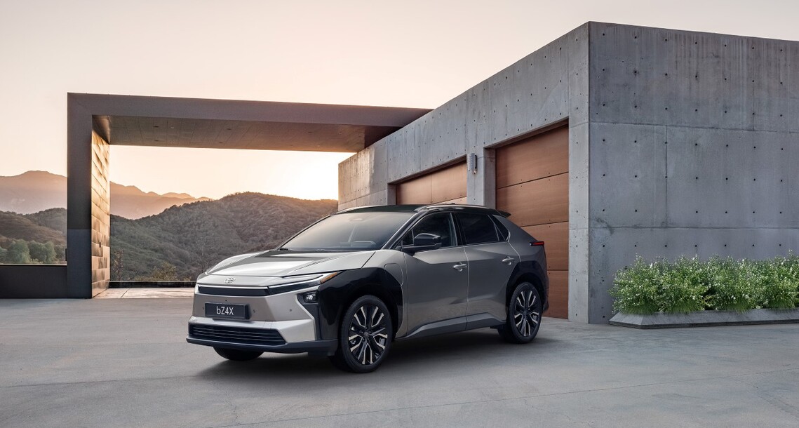 Ruszyła przedsprzedaż nowej Toyoty bZ4X. Udoskonalony elektryczny SUV w specjalnej cenie już od 165 900 zł