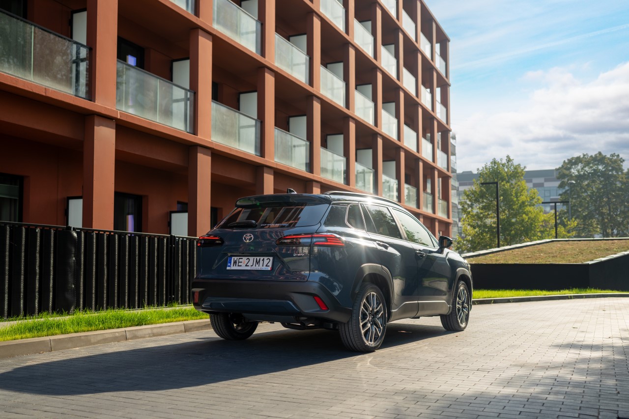 Dni Otwarte Wyprzedaży w salonach Toyoty. Crossovery i SUV-y z korzyścią nawet do 32 000 zł