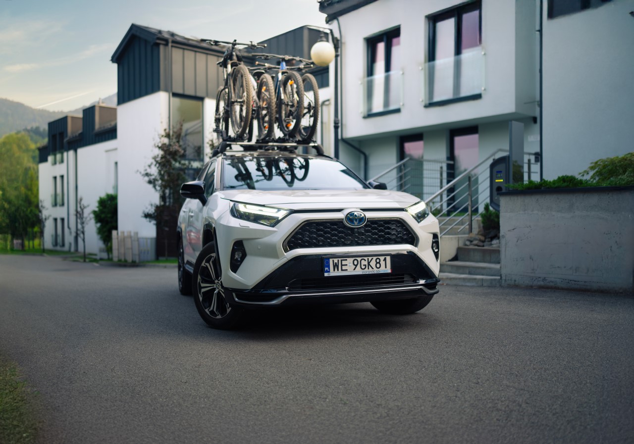 Dni Otwarte Wyprzedaży w salonach Toyoty. Crossovery i SUV-y z korzyścią nawet do 32 000 zł