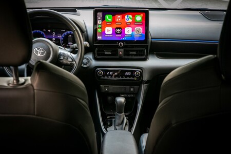 Preferencyjny leasing KINTO One dla pracowników firm. Hybrydowa Toyota Yaris od 844 zł brutto miesięcznie