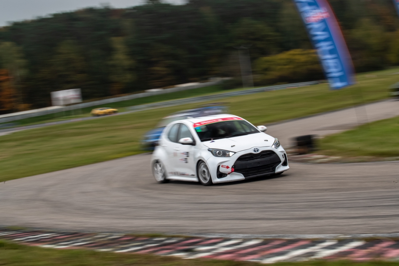 GR ZLOT 2025: TOYOTA GAZOO Racing Polska świętuje finał GR CUP i GR CUP DIGITAL na Autodromie Słomczyn