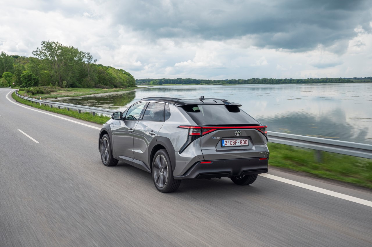 IIHS potwierdza najwyższy poziom bezpieczeństwa samochodów Toyoty. Pięć wyróżnionych modeli