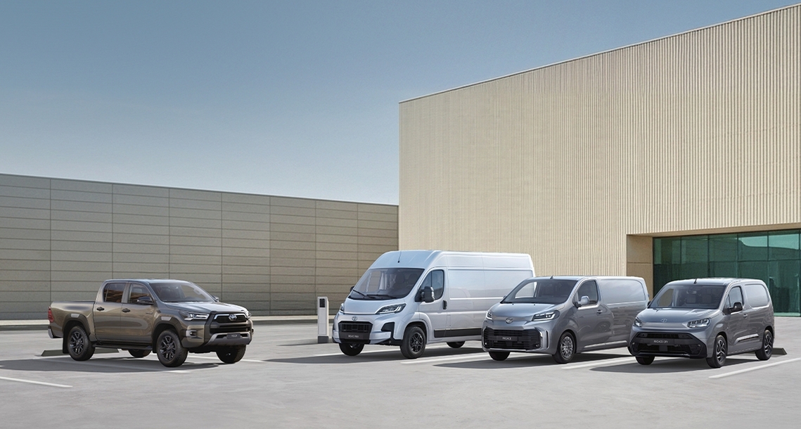 Samochody z gamy Toyota Professional w wyprzedaży rocznika. Rabaty nawet do 99 000 zł netto i szybki odbiór auta