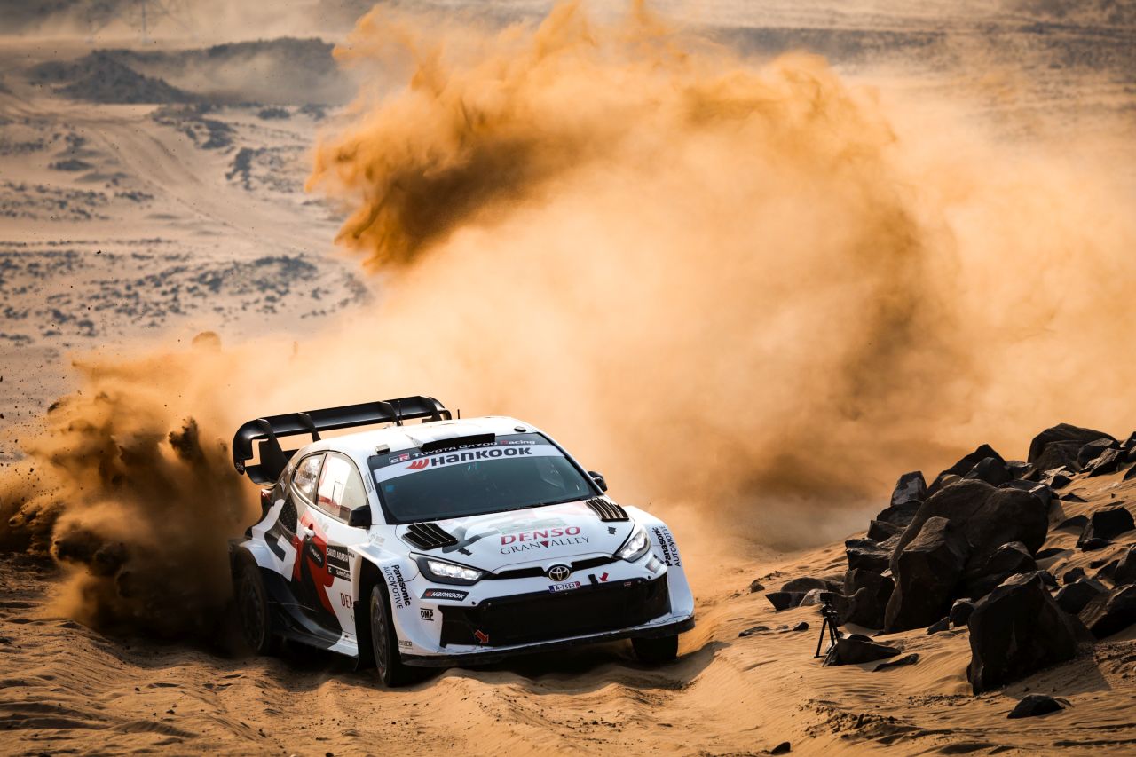 Dominacja Toyoty w WRC 2025. Ogier mistrzem świata, Evans i Rovanperä na podium