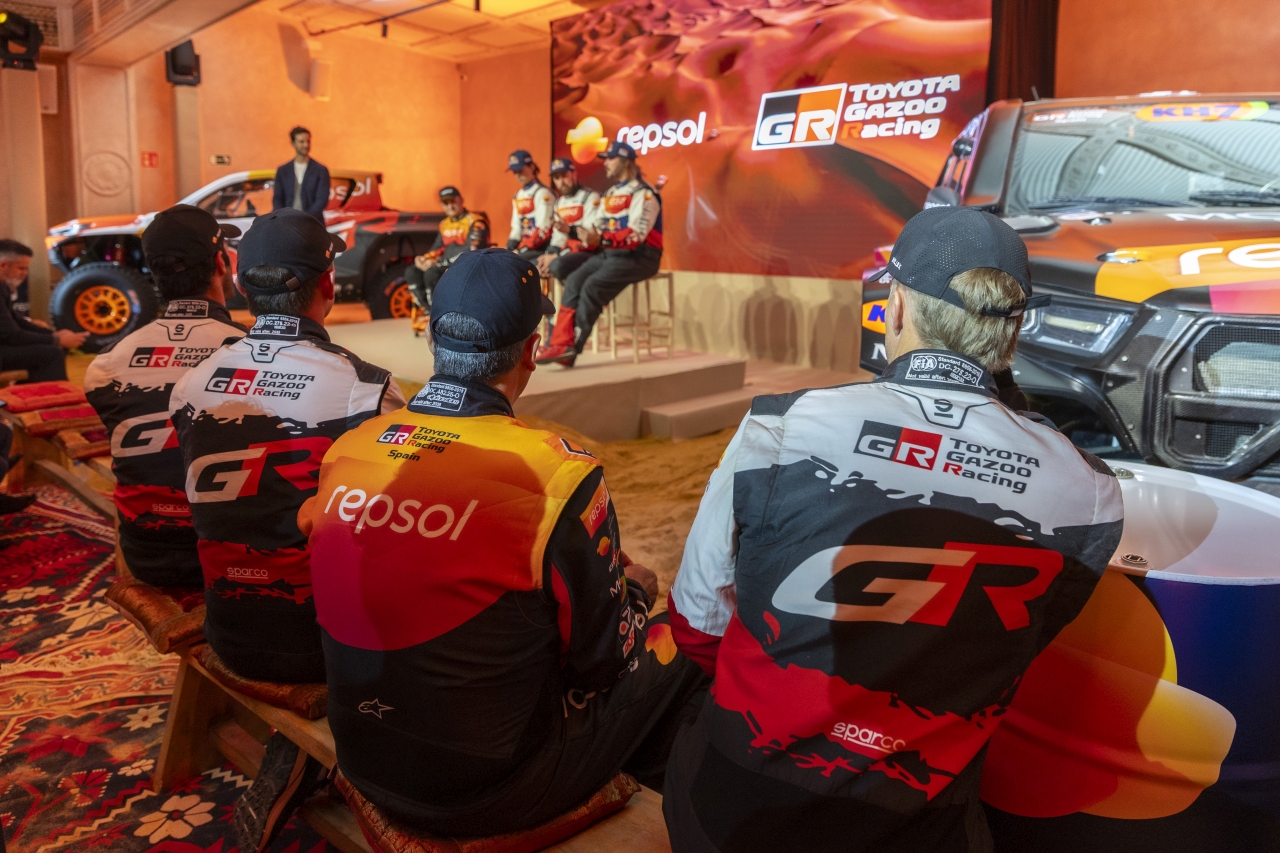 Toyota stawia na nowego DKR GR Hilux w sezonie 2026 – celem zwycięstwo w Rajdzie Dakar i mistrzostwo W2RC