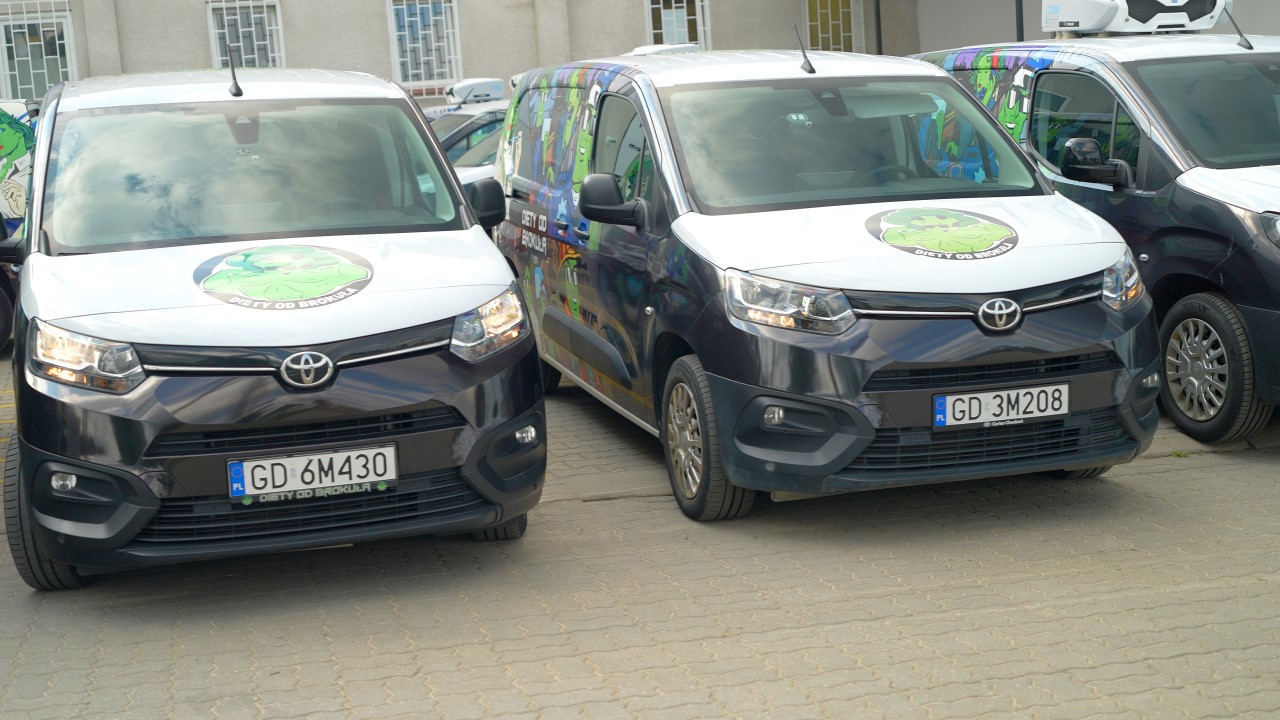 150 Toyot PROACE CITY z zabudową izotermiczną we flocie cateringu Diety od Brokuła