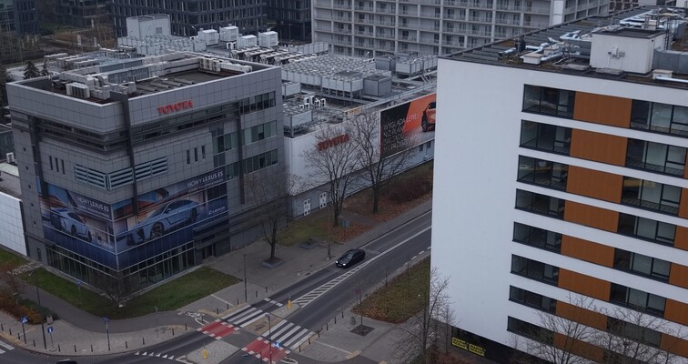 35 lat Toyoty w Polsce. Solidne fundamenty i złota dekada lidera rynku