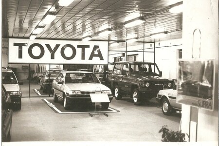 35 lat Toyoty w Polsce. Solidne fundamenty i złota dekada lidera rynku