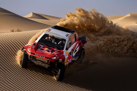 Rajd Dakar 2026: TOYOTA GAZOO Racing z nowym DKR GR Hilux gotowa do walki o zwycięstwo