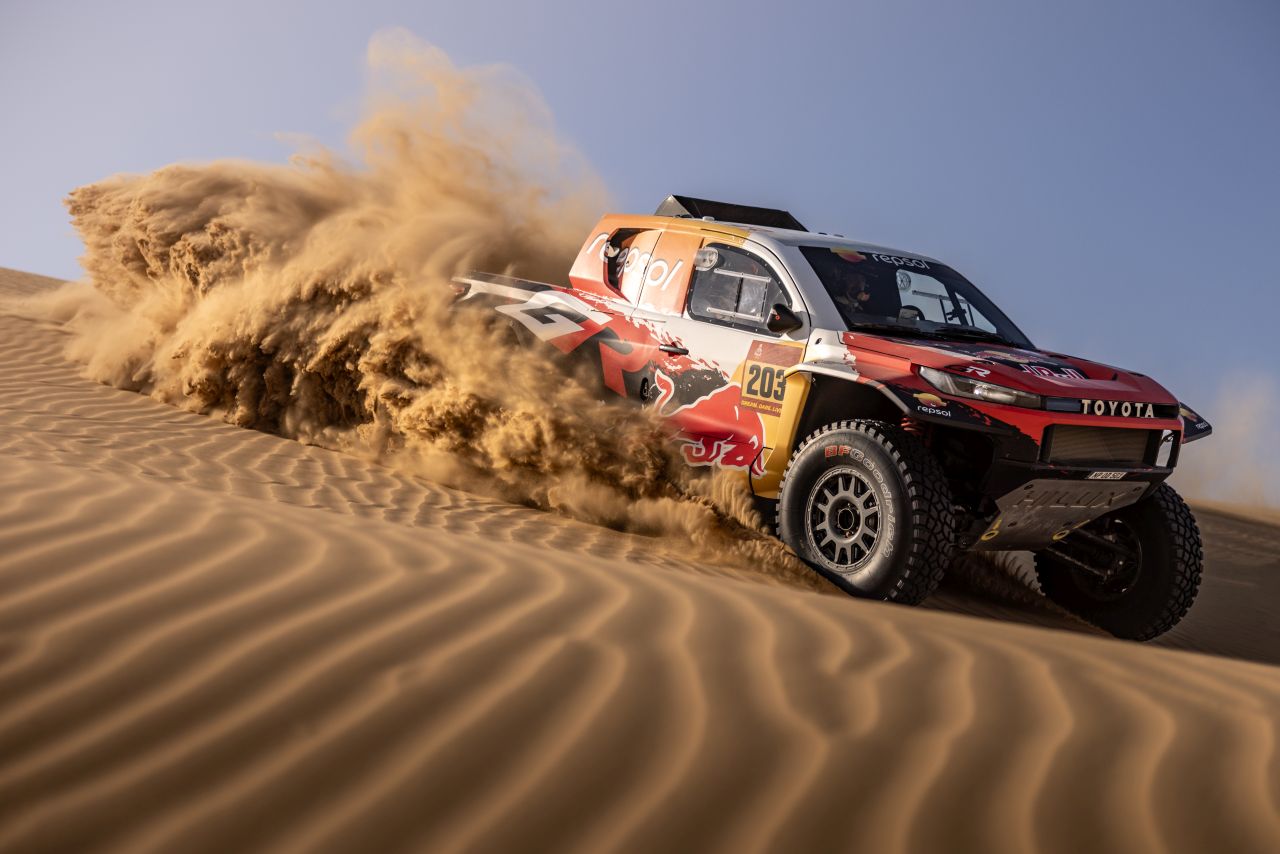 Rajd Dakar 2026: TOYOTA GAZOO Racing z nowym DKR GR Hilux gotowa do walki o zwycięstwo