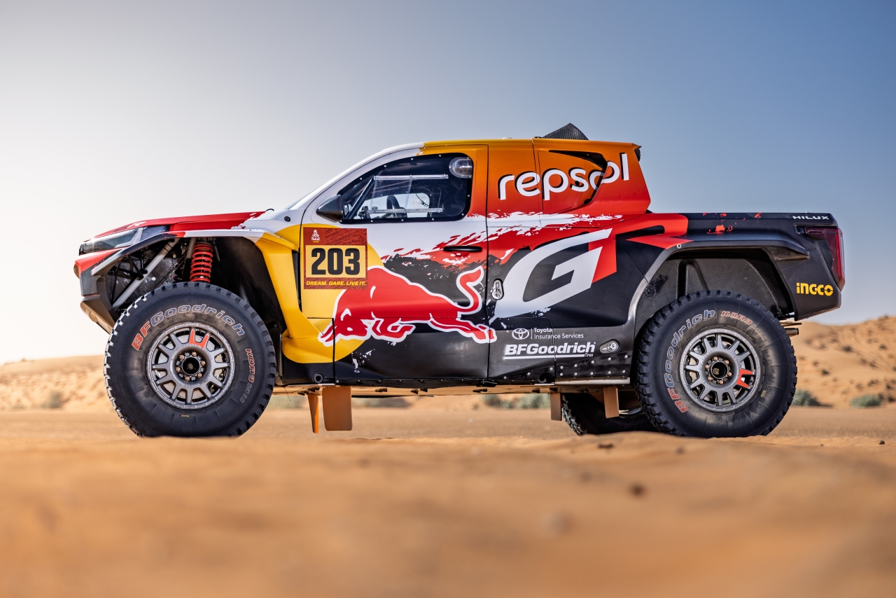 Rajd Dakar 2026: TOYOTA GAZOO Racing z nowym DKR GR Hilux gotowa do walki o zwycięstwo