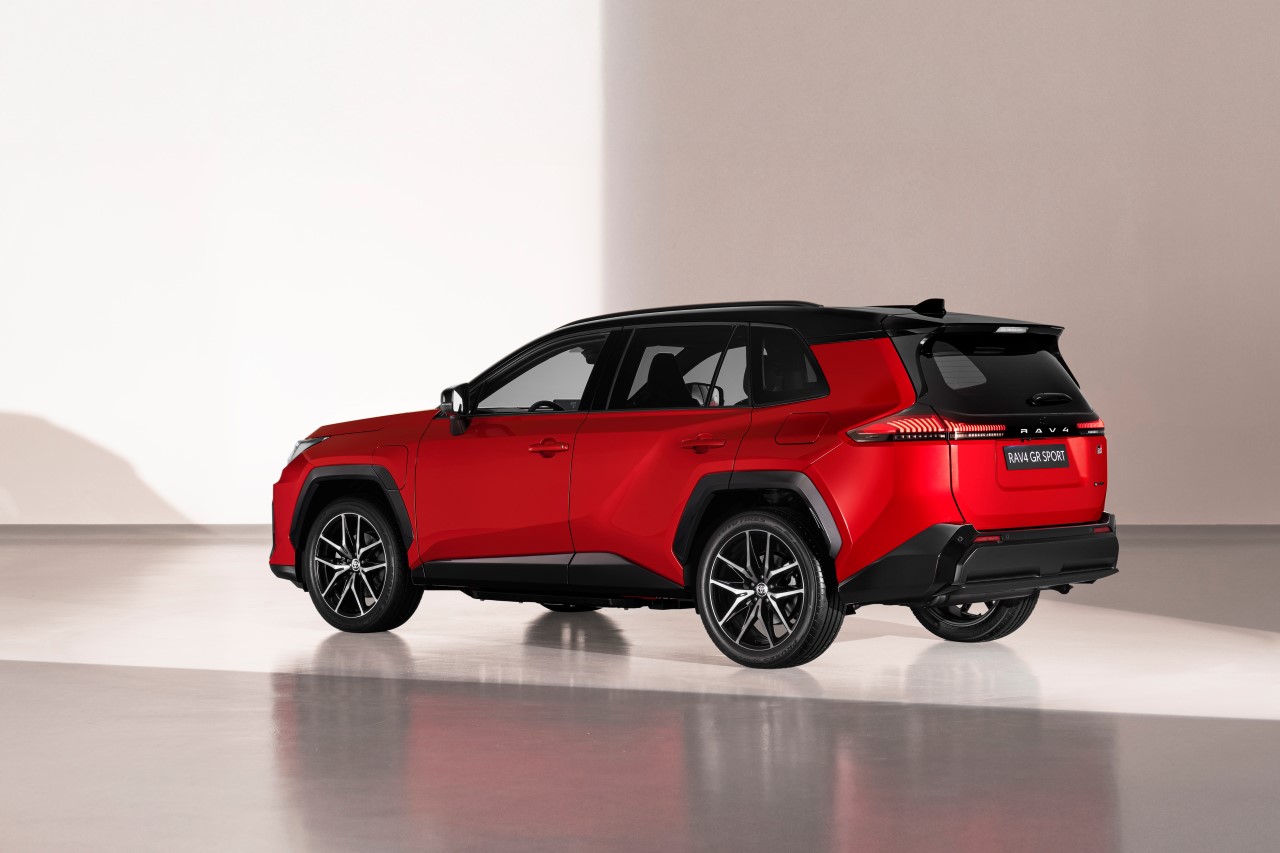 Nowa Toyota RAV4 od 181 600 zł z Ekobonusem. Ruszyła przedsprzedaż SUV-a z najnowszą hybrydą