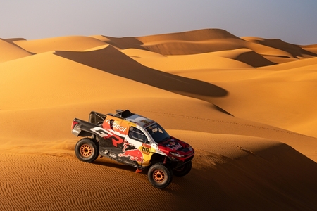 Trzy fabryczne zespoły Toyoty na mecie Rajdu Dakar 2026