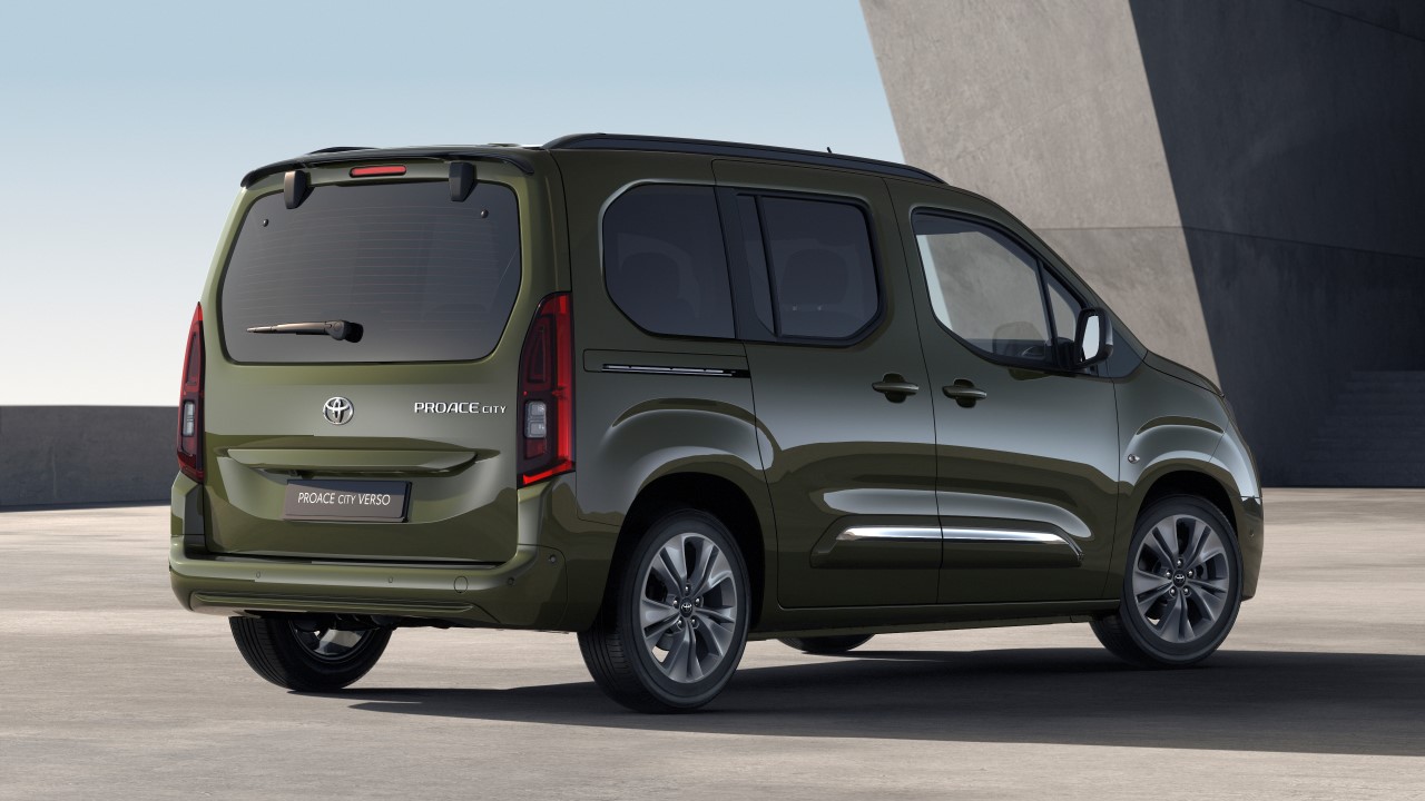 Toyota PROACE CITY Verso w wyprzedaży rocznika 2025 już od 118 712 zł. Liczba aut ograniczona