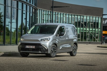 Toyota Professional z największą liczbą zarejestrowanych aut na rynku LCV w styczniu 2026 roku. PROACE MAX w czołówce segmentu