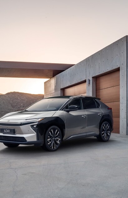 Toyota bZ4X w obniżonych cenach. Elektryczny SUV już od 165 900 zł