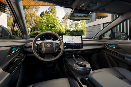 Toyota bZ4X w obniżonych cenach. Elektryczny SUV już od 165 900 zł