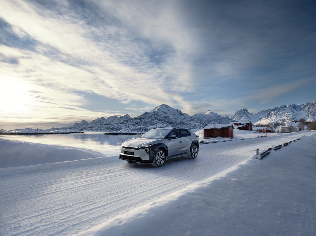 Korzystny „Leasing Zima z Elektrykiem” dla nowej Toyoty bZ4X oraz samochodów z gamy Toyota Professional