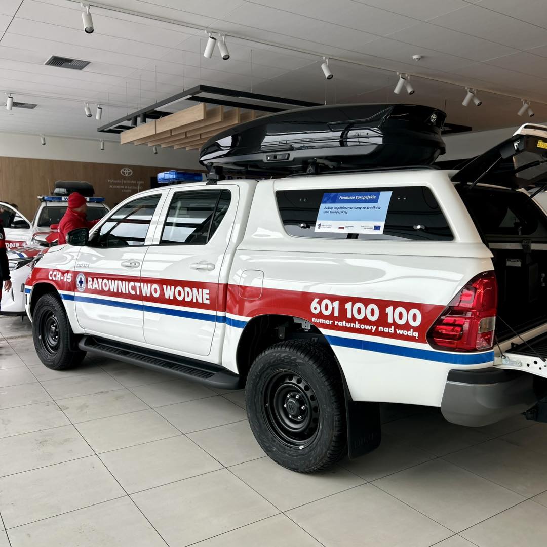 Osiem samochodów Toyoty rozpoczęło służbę w WOPR Województwa Kujawsko-Pomorskiego