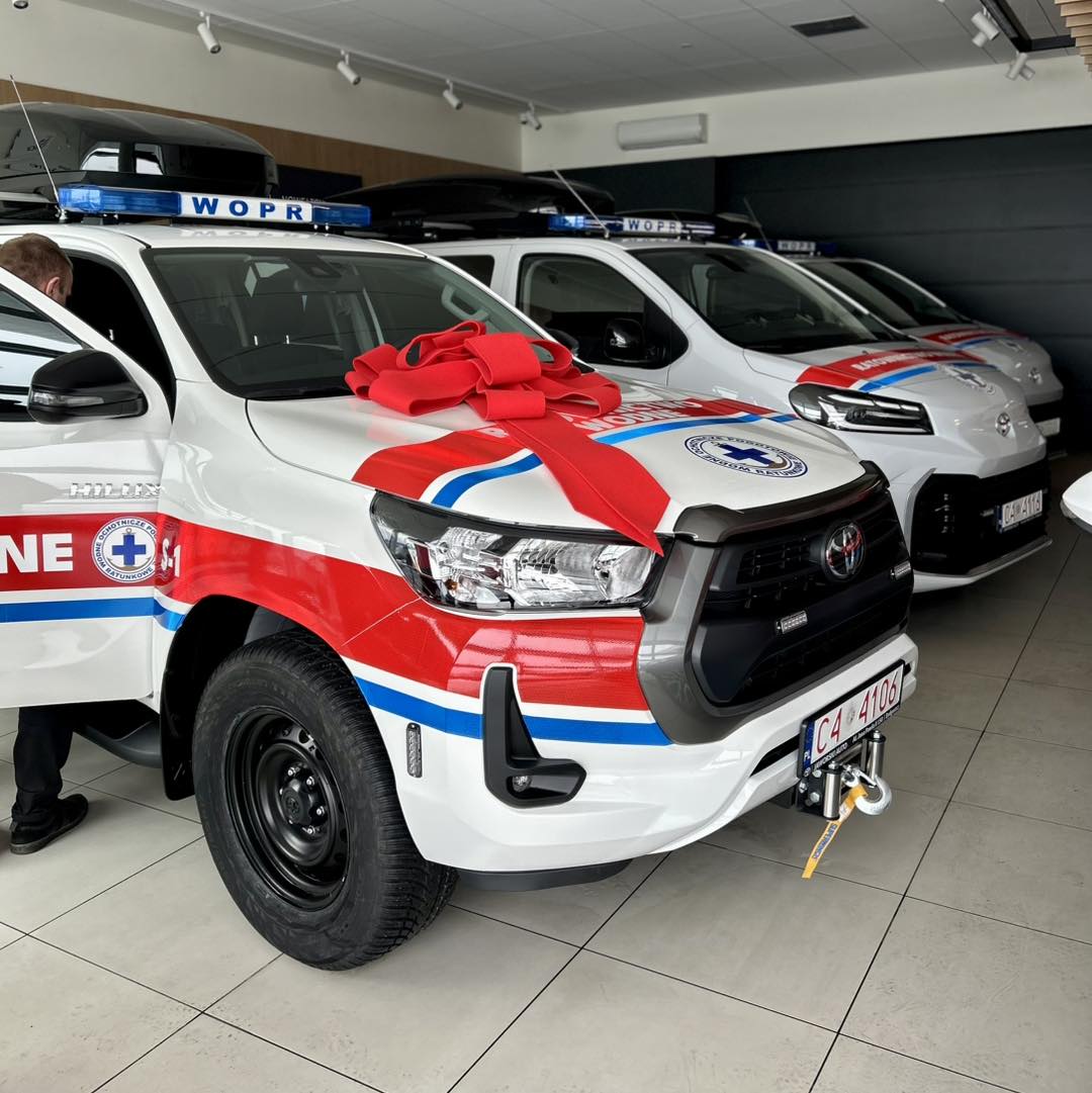Osiem samochodów Toyoty rozpoczęło służbę w WOPR Województwa Kujawsko-Pomorskiego