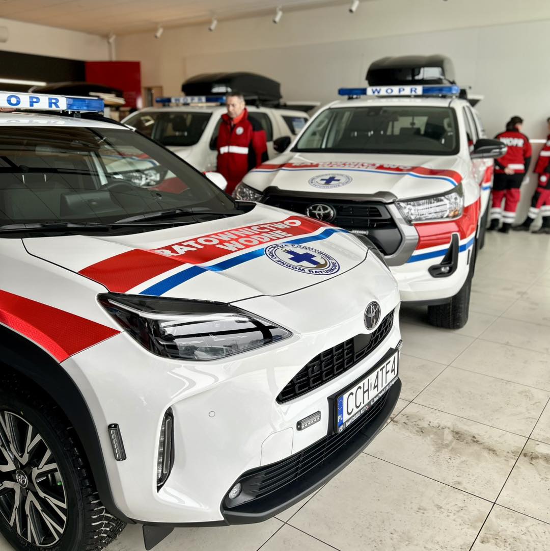 Osiem samochodów Toyoty rozpoczęło służbę w WOPR Województwa Kujawsko-Pomorskiego