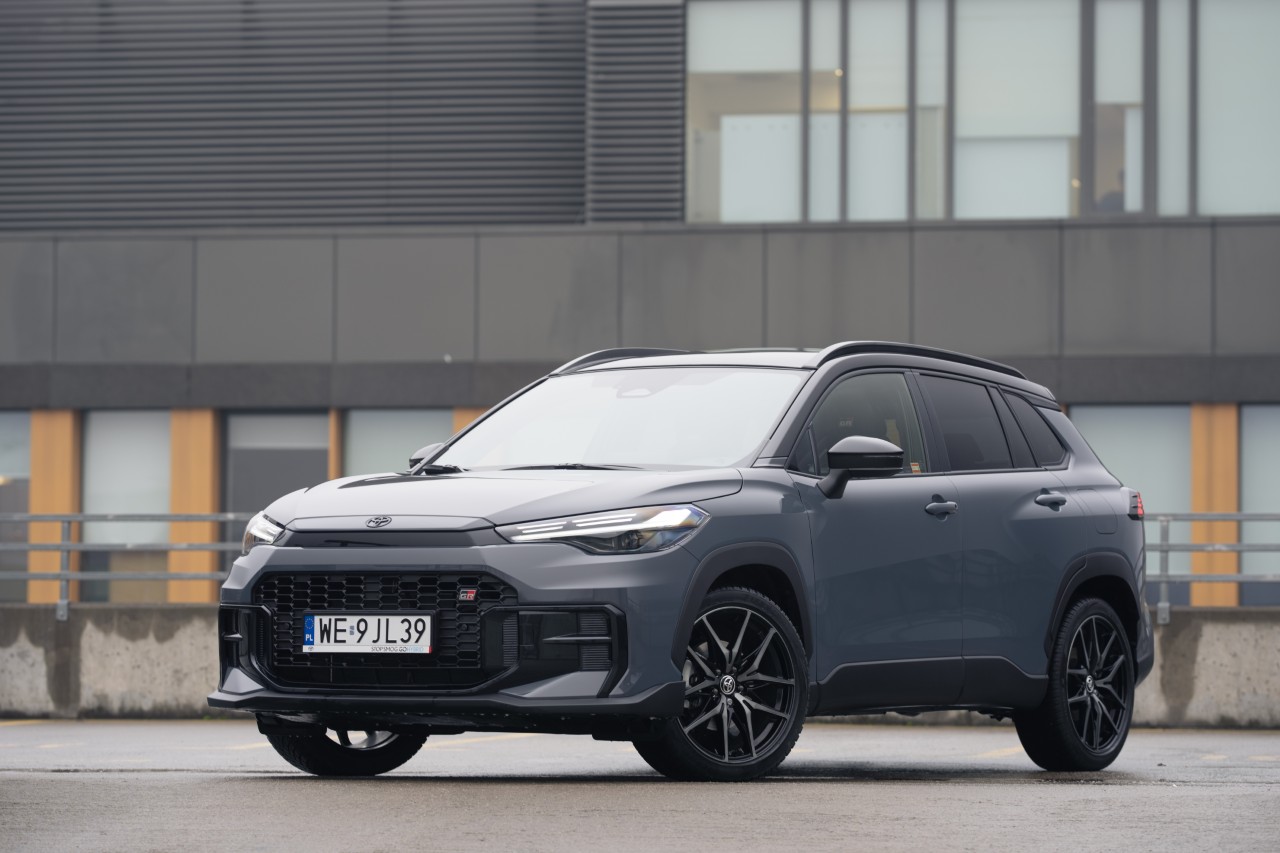 Toyota powiększa przewagę na polskim rynku. Lider wśród klientów indywidualnych i flot