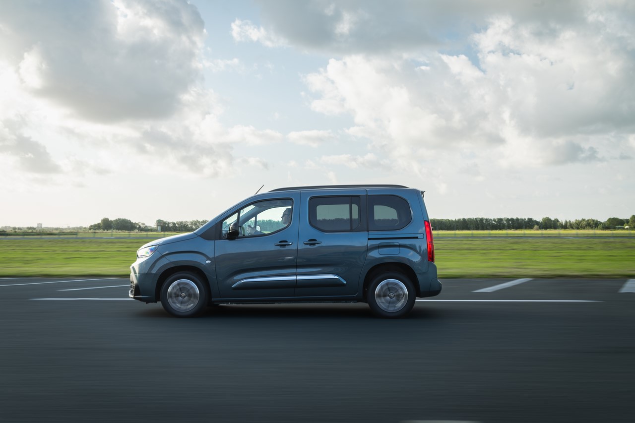 Trzy samochody Toyota Professional w Top10 najpopularniejszych aut LCV w Polsce. Marka liderem rynku