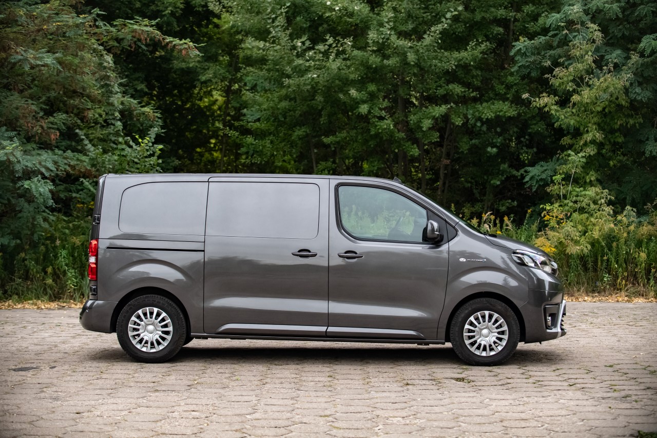 Trzy samochody Toyota Professional w Top10 najpopularniejszych aut LCV w Polsce. Marka liderem rynku