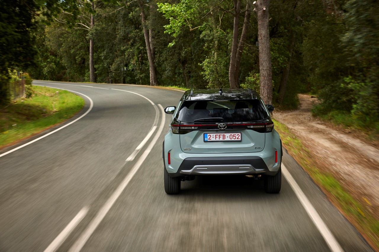 Toyota poszerza gamę Yarisa Cross z napędem AWD-i. To najbardziej przystępny model 4x4 marki