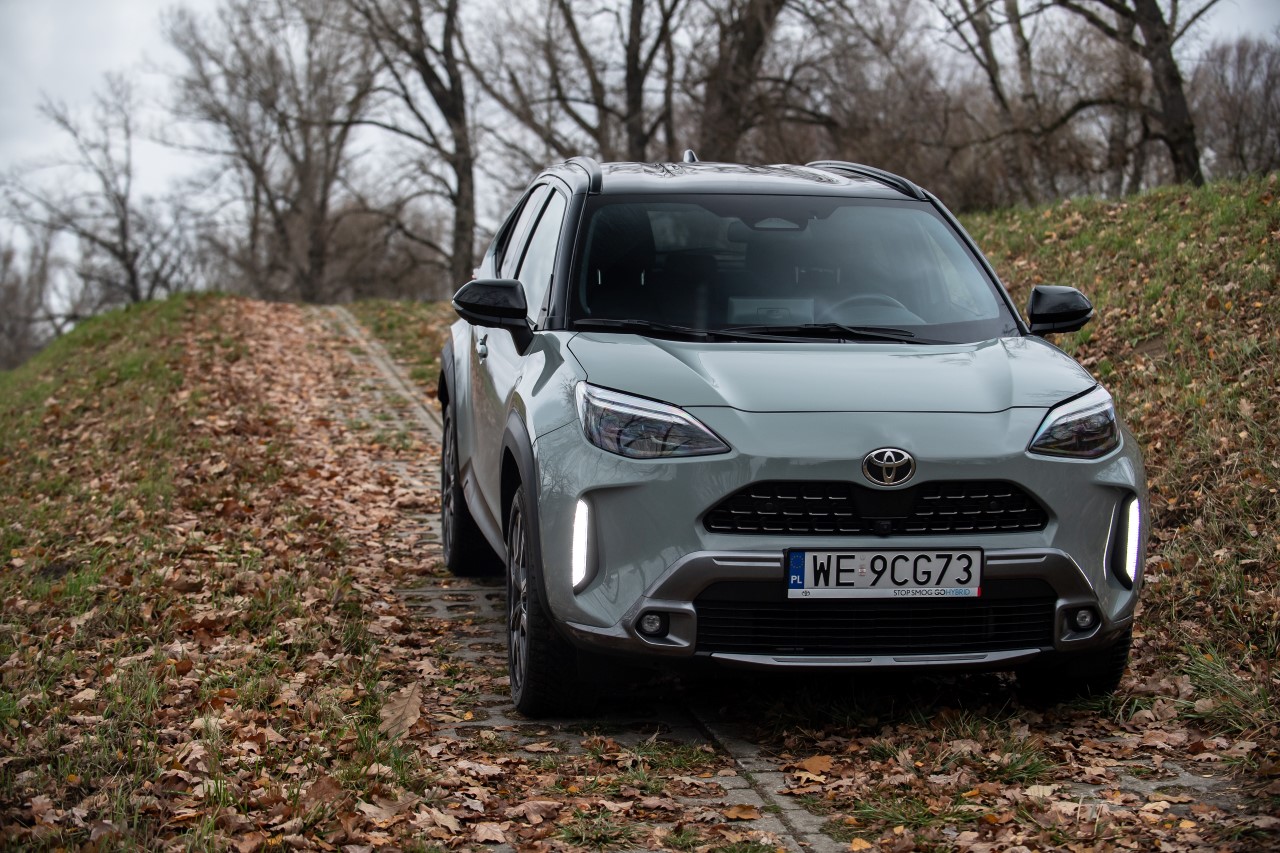 Toyota poszerza gamę Yarisa Cross z napędem AWD-i. To najbardziej przystępny model 4x4 marki