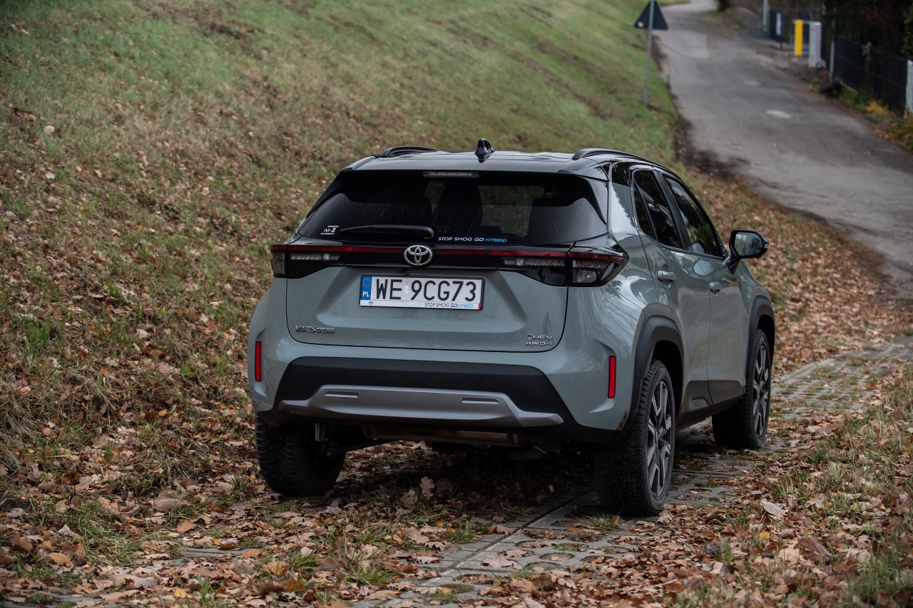Toyota poszerza gamę Yarisa Cross z napędem AWD-i. To najbardziej przystępny model 4x4 marki