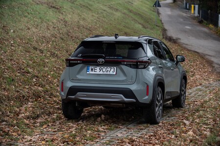 Toyota poszerza gamę Yarisa Cross z napędem AWD-i. To najbardziej przystępny model 4x4 marki