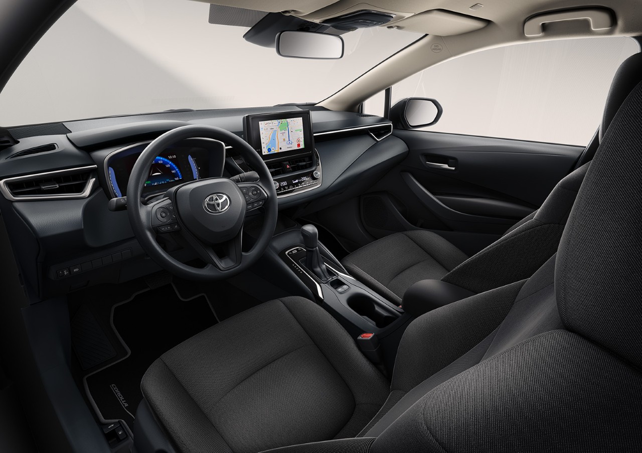 Toyota Corolla Sedan w specjalnej ofercie wyprzedażowej. Obniżone ceny hybrydy i wysoki rabat dla aut z silnikiem 1.5