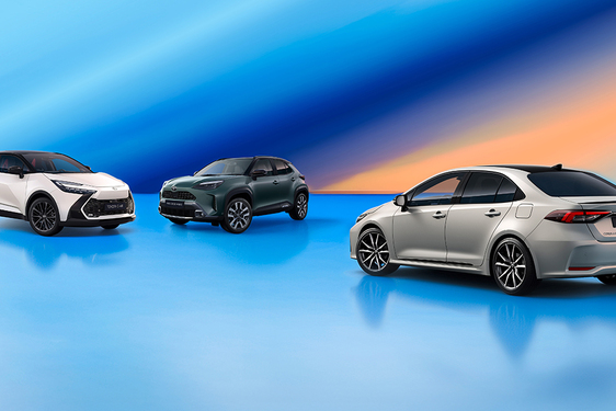 Dni Otwarte Wyprzedaży w salonach Toyoty. Nawet 26 000 zł rabatu na bestsellerowe crossovery