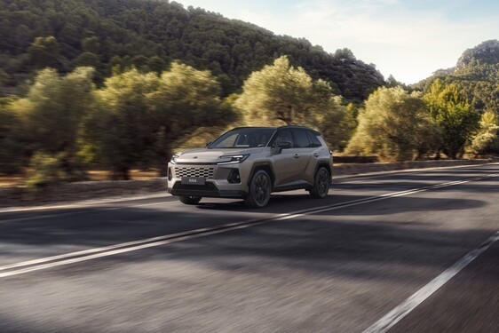 Nowa Toyota RAV4. Największe zmiany względem poprzedniej generacji